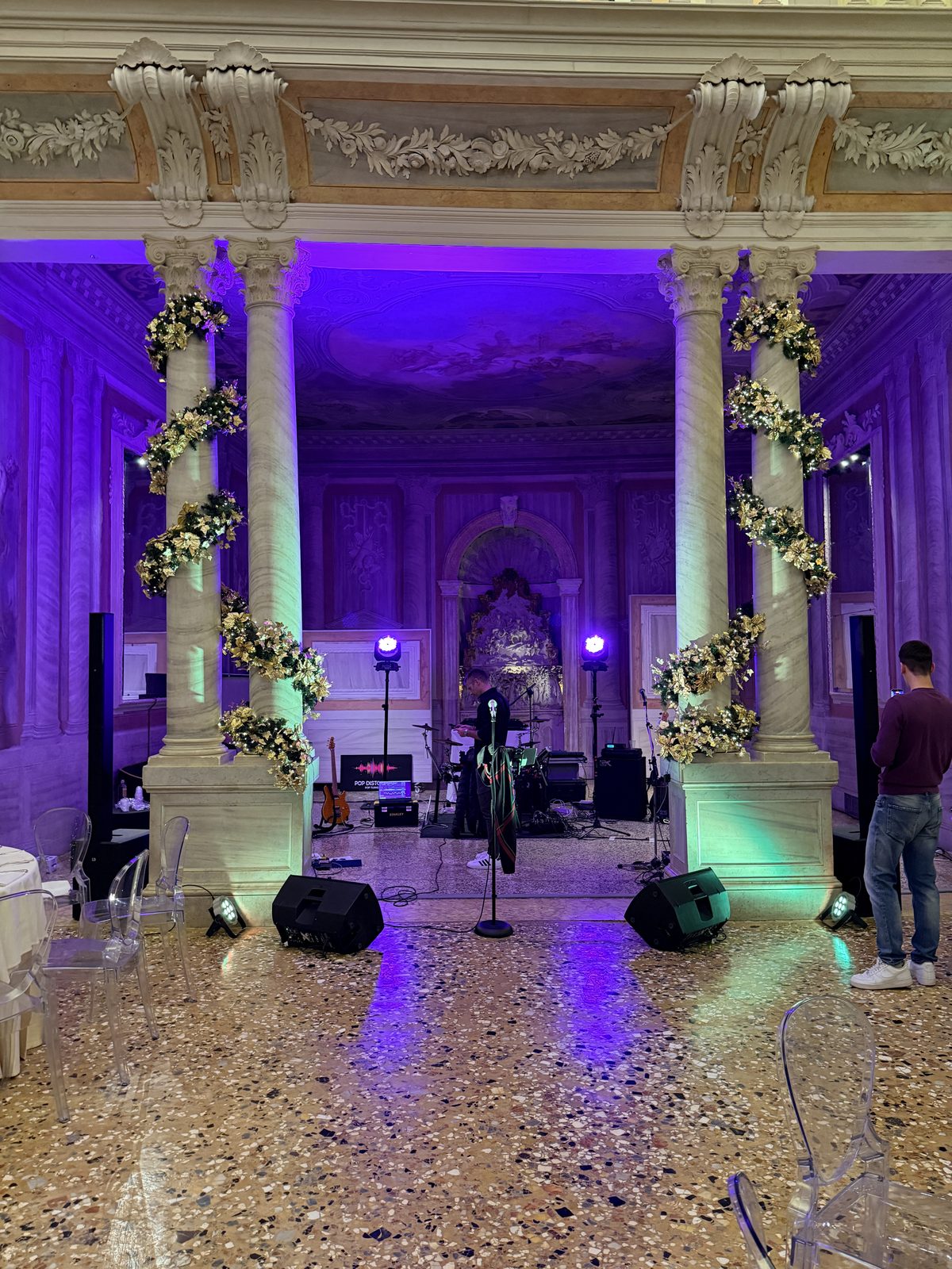 Palco con band e luci per party aziendale